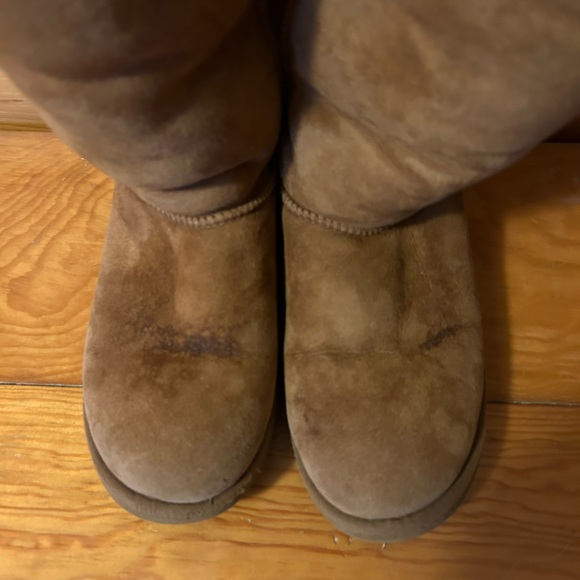 UGG Bailey 3 Button size 8 - Picture 9 of 11